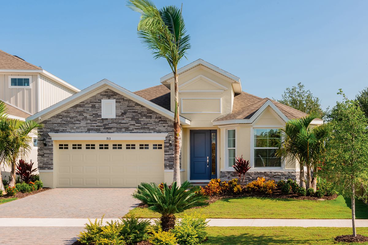 Hampton Exterior. New Homes in Apollo Beach, FL
