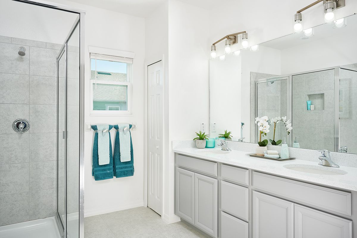Lincoln Primary Bathroom. Liberty Station New Homes in Orange City, FL