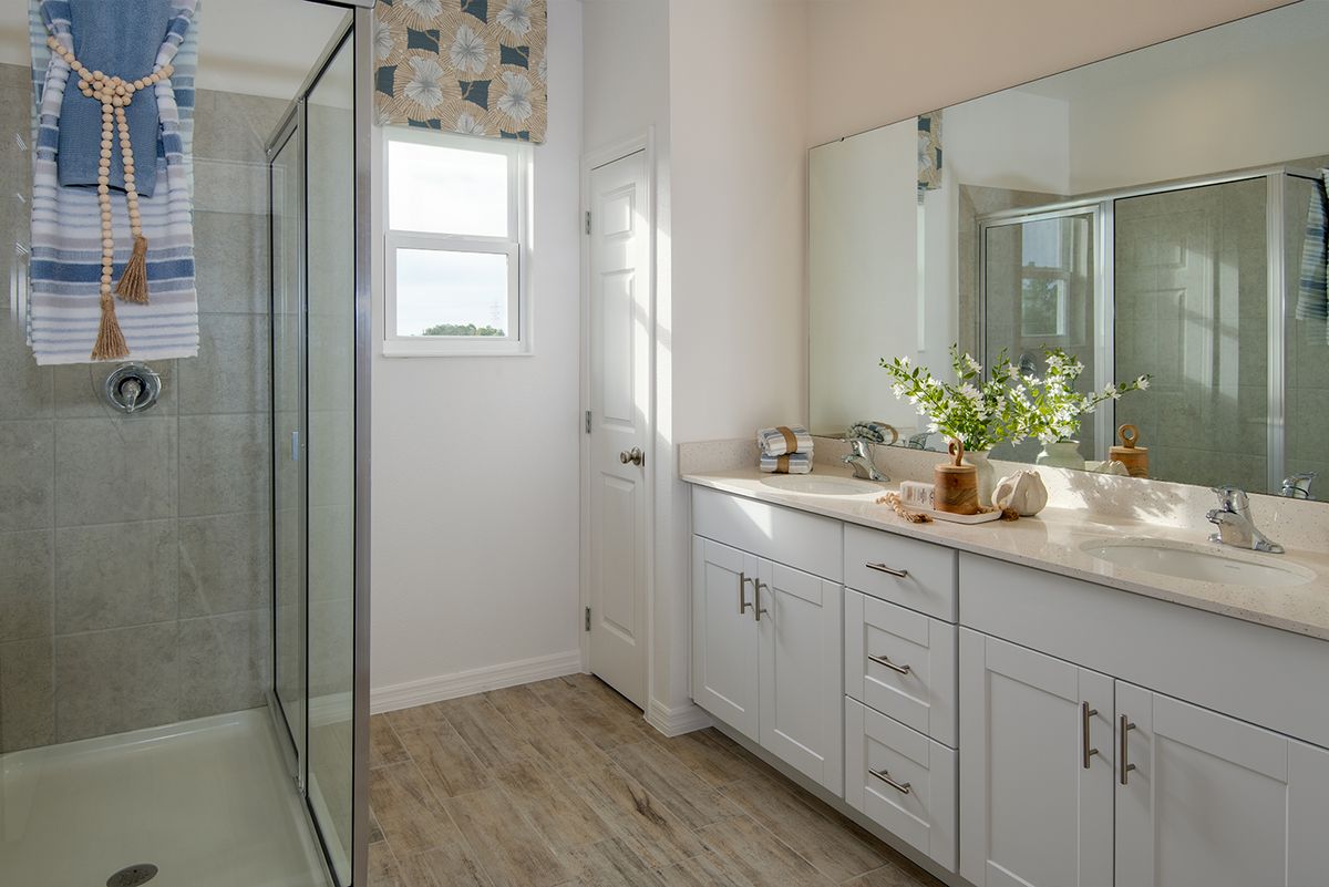 Lincoln Primary Bath. Saint Cloud, FL New Homes